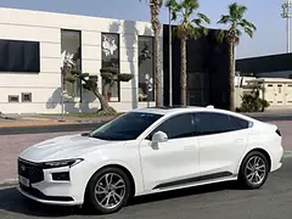 2023 Ford Taurus photo 5