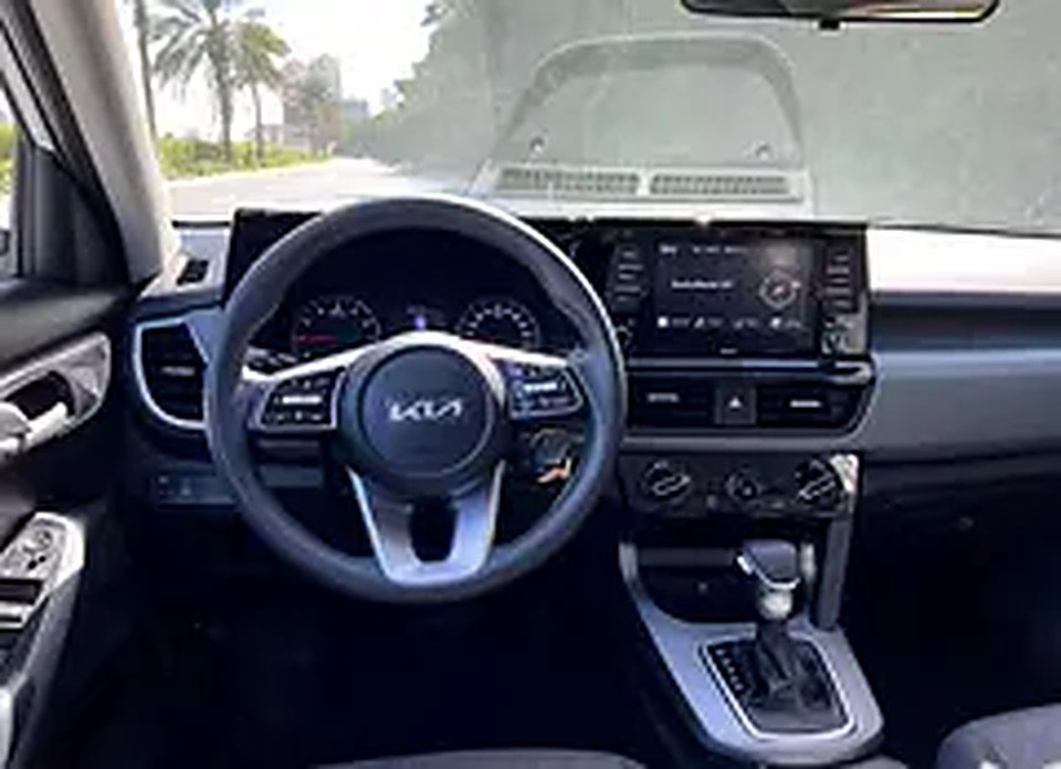 2023 Kia Seltos for Rent in Dubai Sports City photo 4