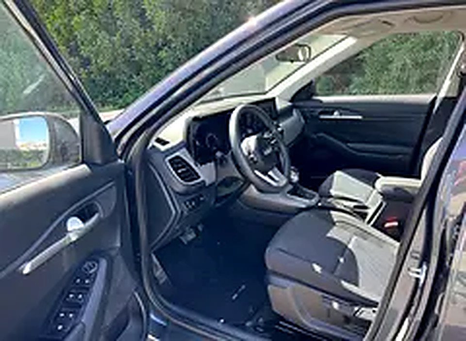 2023 Kia Seltos for Rent in Dubai Sports City photo 5