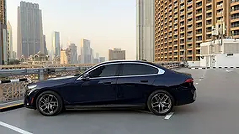 BMW I5 Electric photo 2