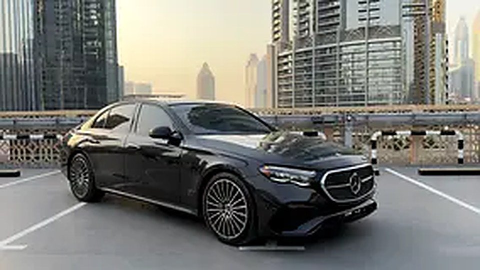 Mercedes E450 photo 2