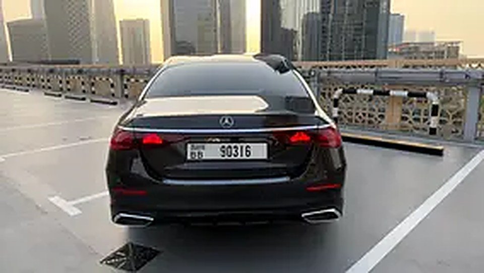 Mercedes E450 photo 4