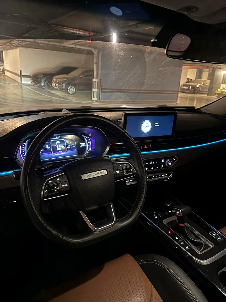 Spacious - Premium 7-Seater SUV - Affordable photo 5