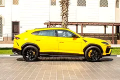 2022 Lamborghini Urus for Rent in Hor Al Anz photo 3