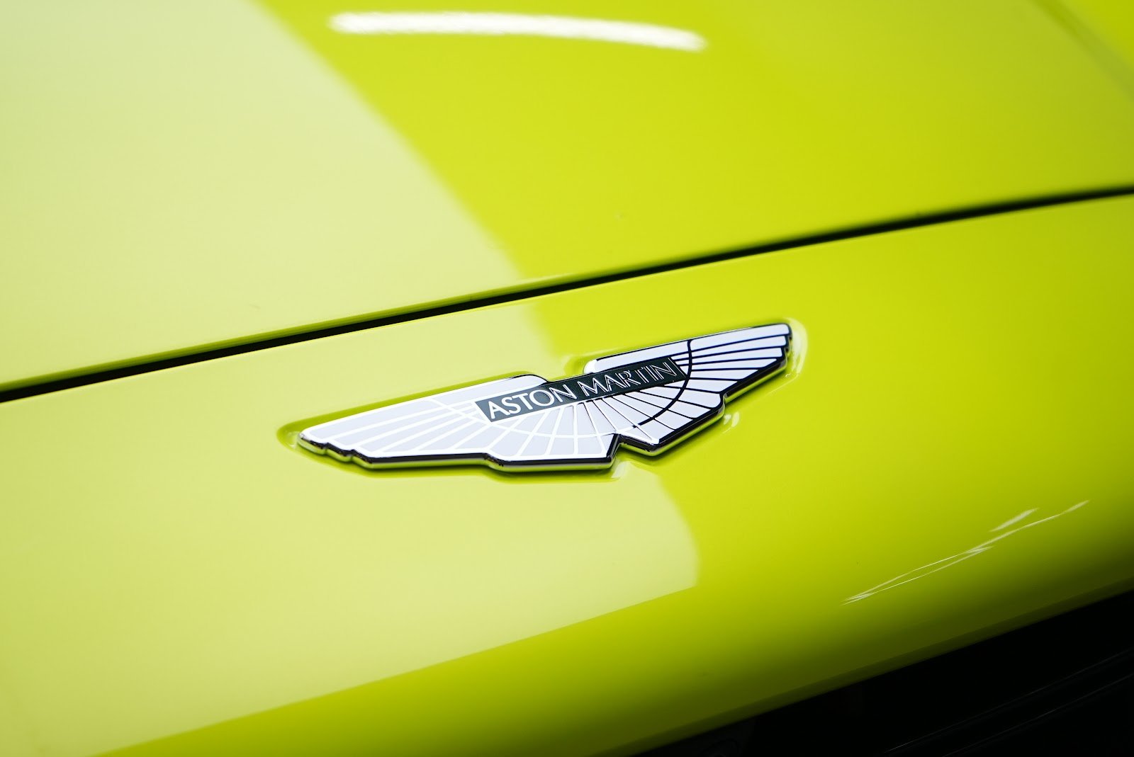 Rent Aston Martin DBX 707 in Dubai photo 3