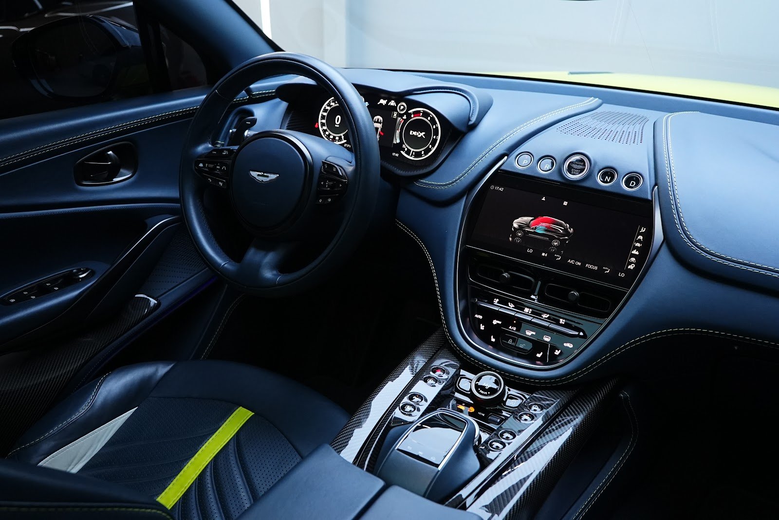 Rent Aston Martin DBX 707 in Dubai photo 10