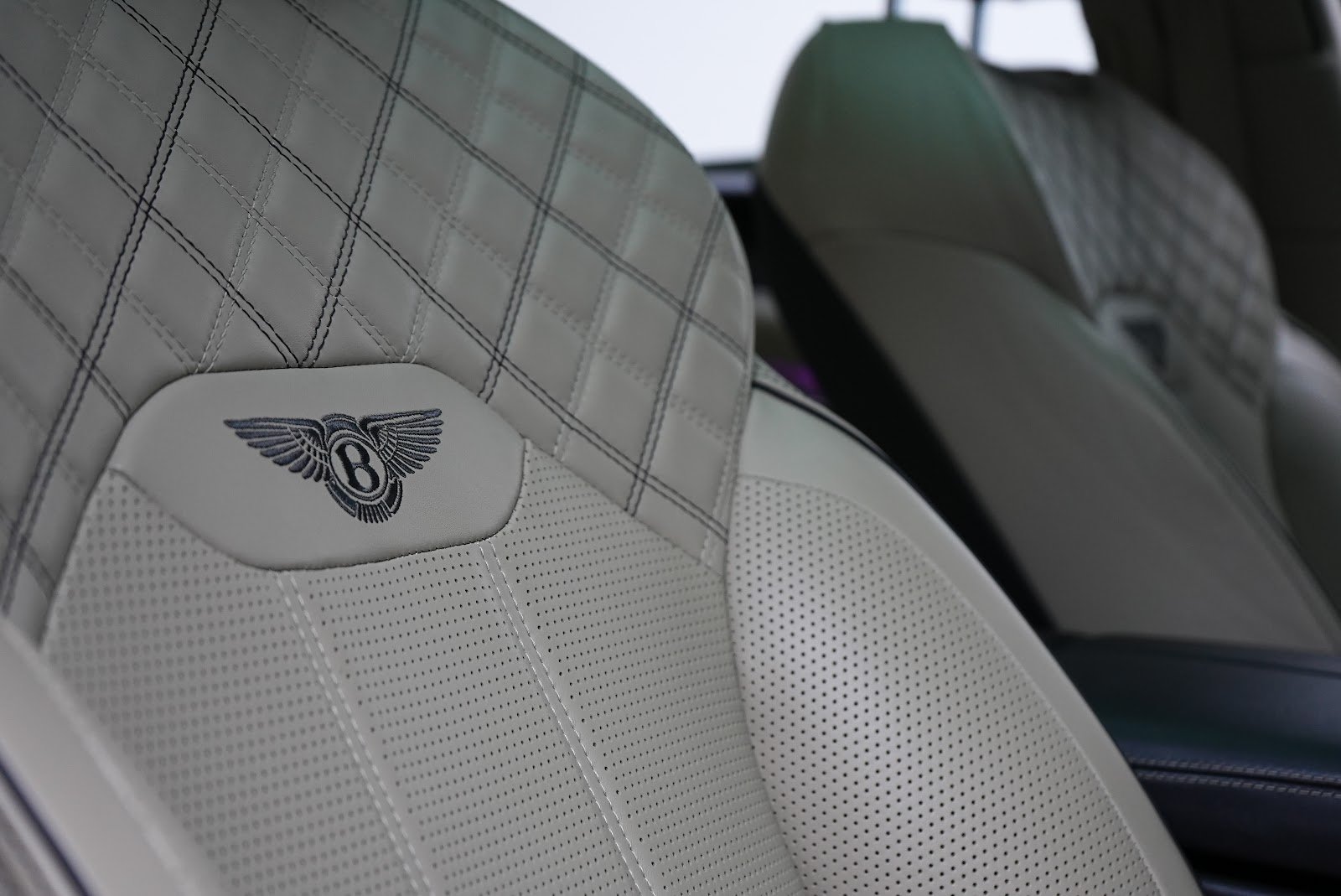Rent Bentley Bentayga in Dubai (Nardo Gray) photo 16