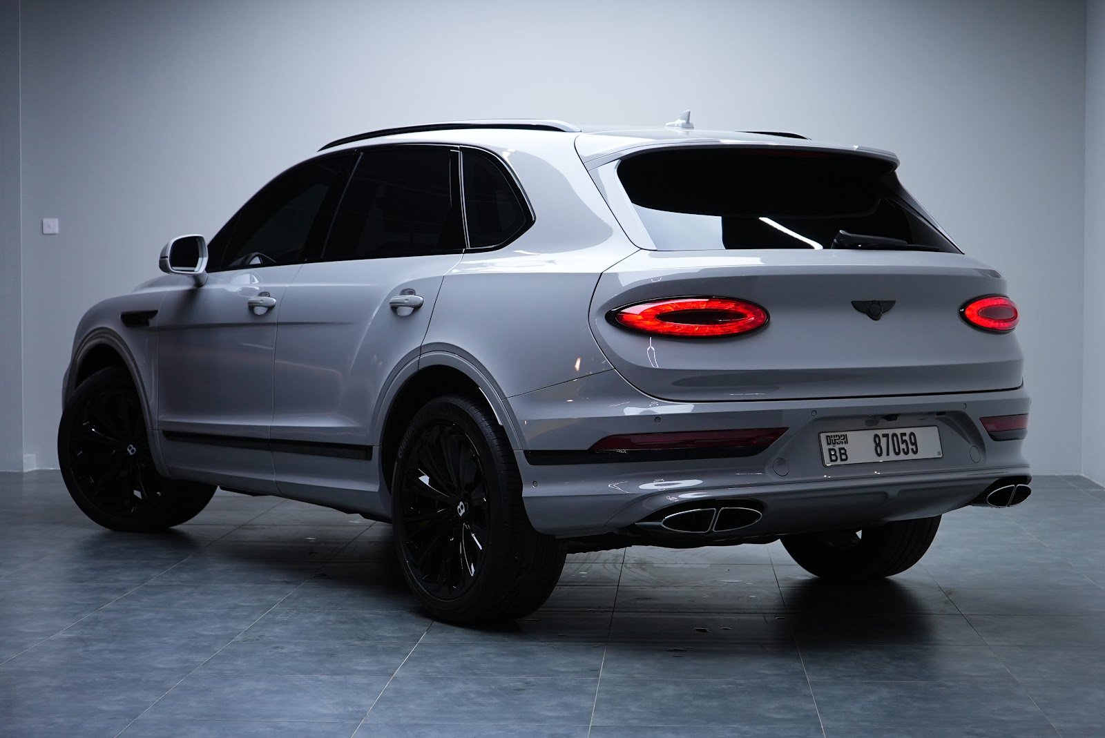 Rent Bentley Bentayga in Dubai (Nardo Gray) photo 20