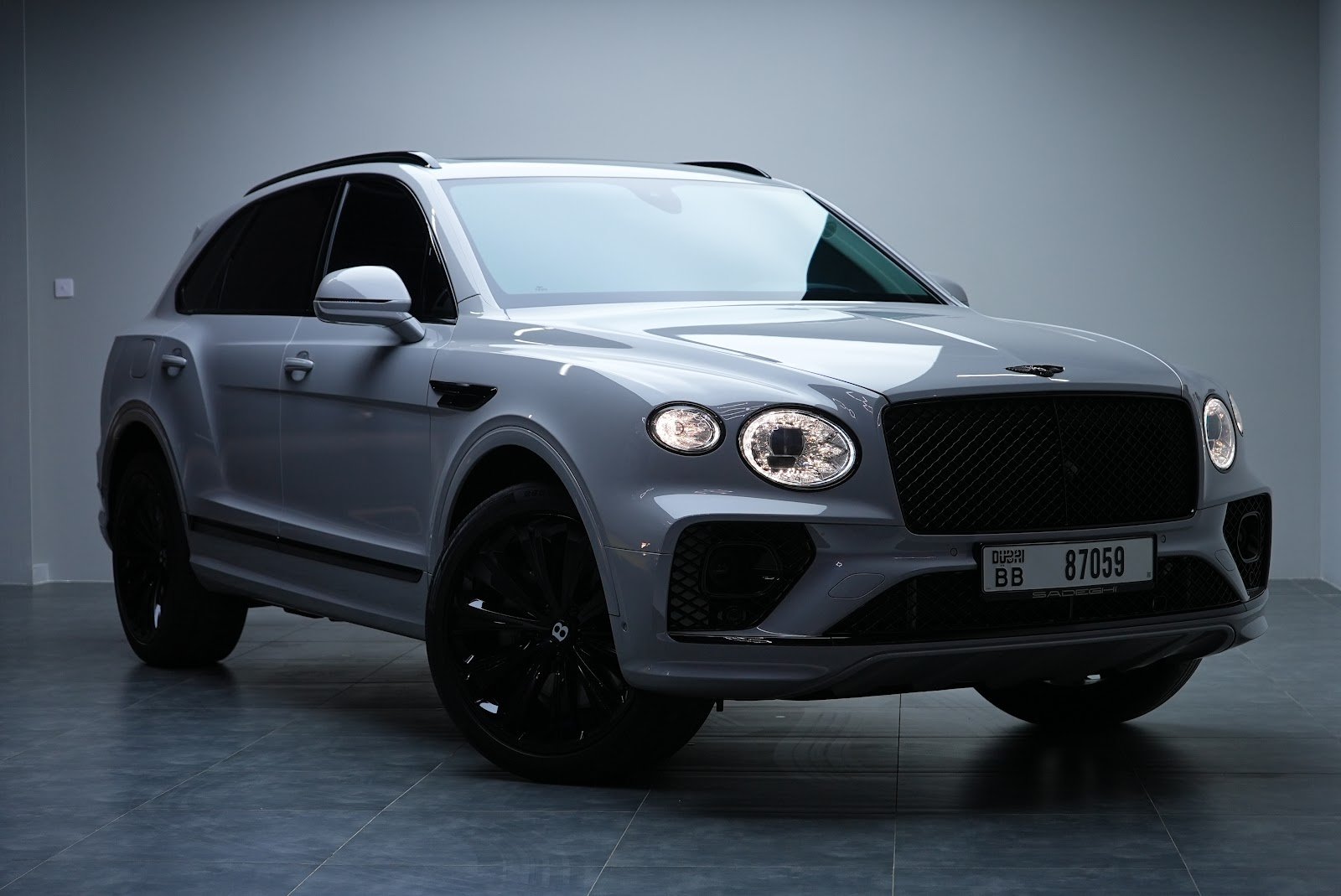 Rent Bentley Bentayga in Dubai (Nardo Gray) photo 21