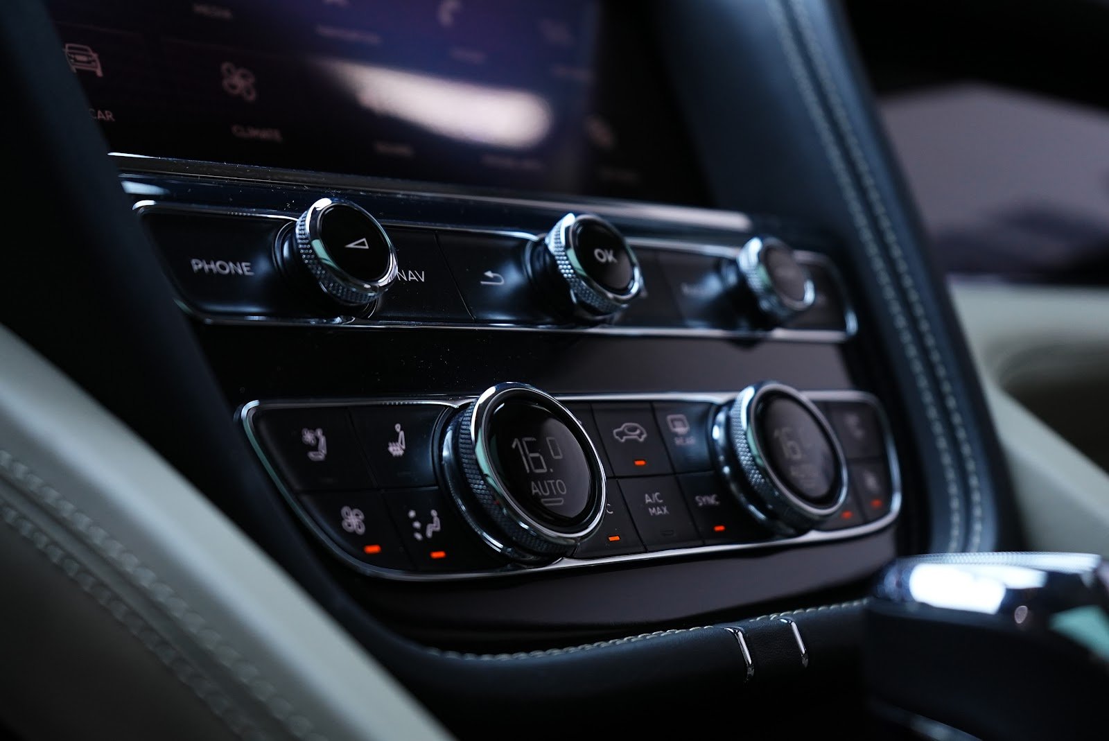 Rent Bentley Bentayga in Dubai (Nardo Gray) photo 8