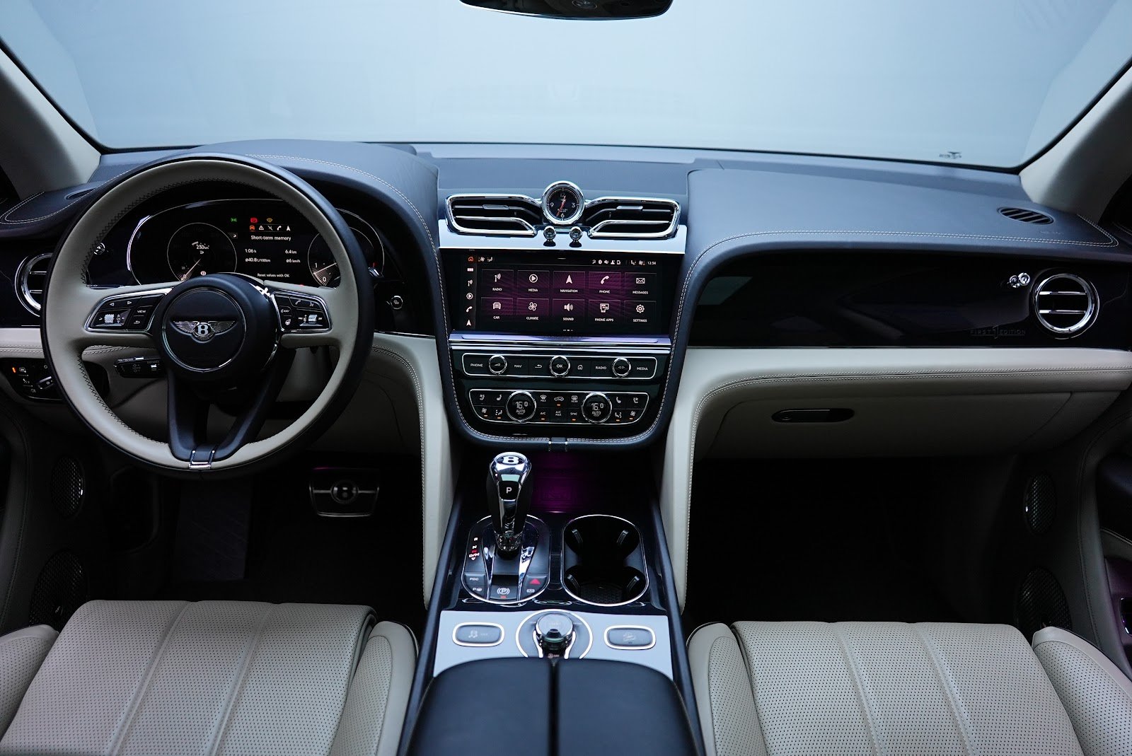 Rent Bentley Bentayga in Dubai (Nardo Gray) photo 9