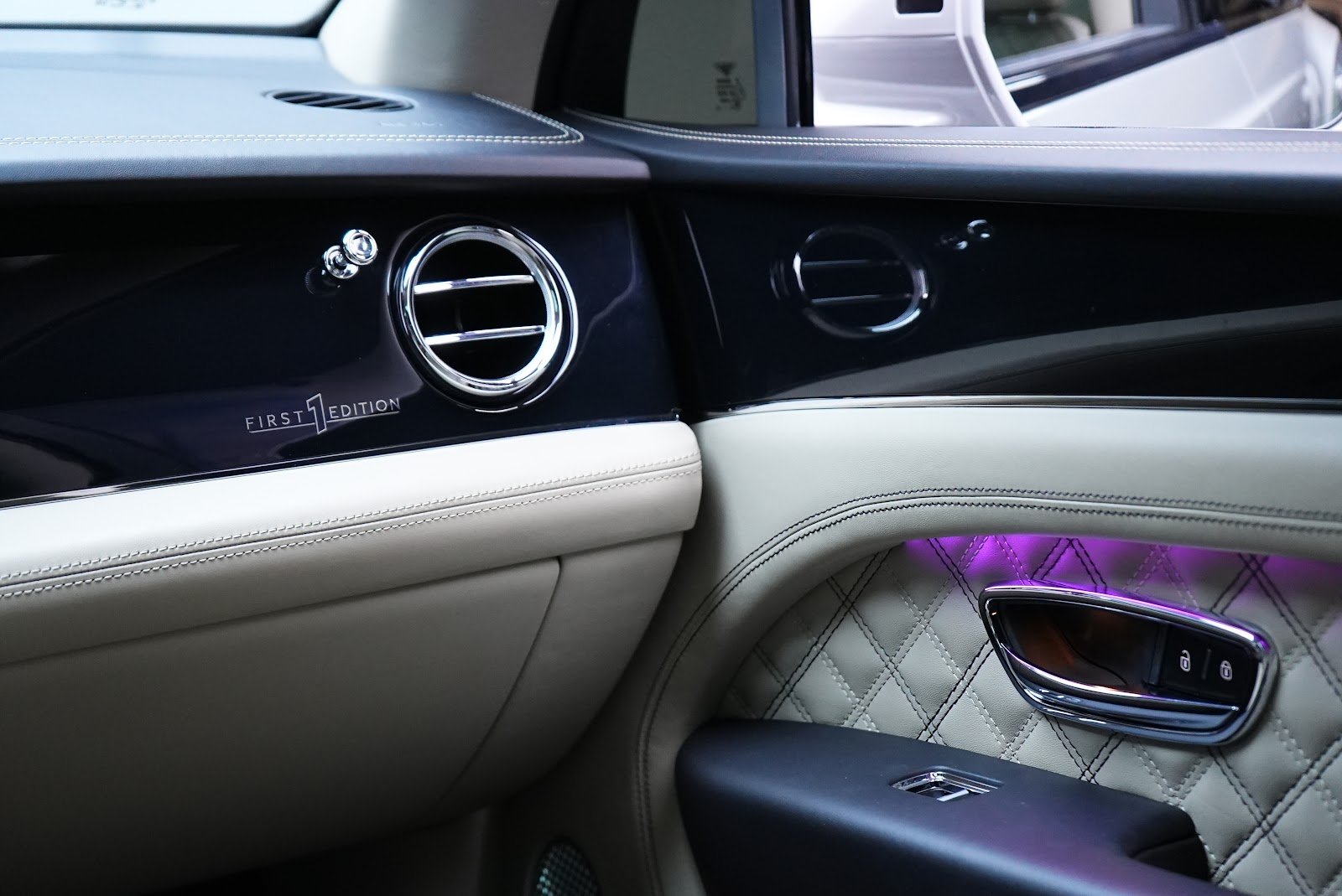Rent Bentley Bentayga in Dubai (Nardo Gray) photo 10