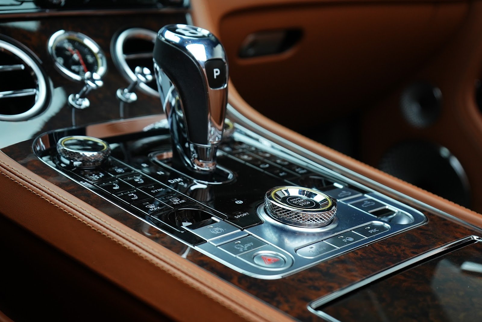 Rent Bentley GTC in Dubai photo 16