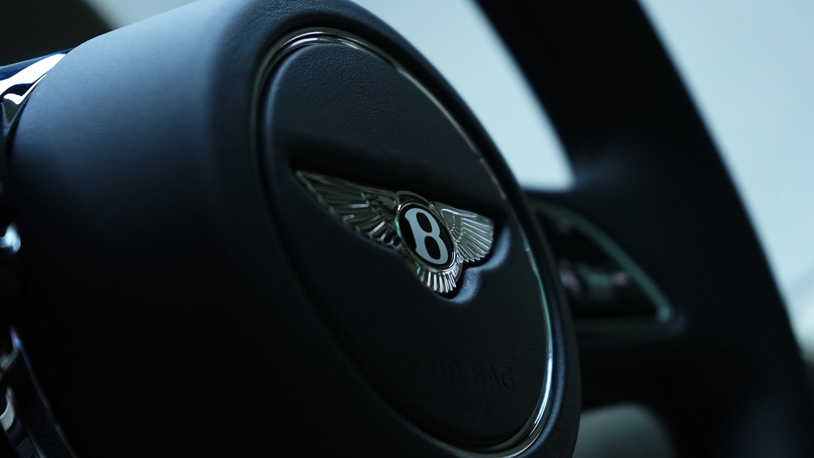 Rent Bentley Flying Spur in Dubai photo 13