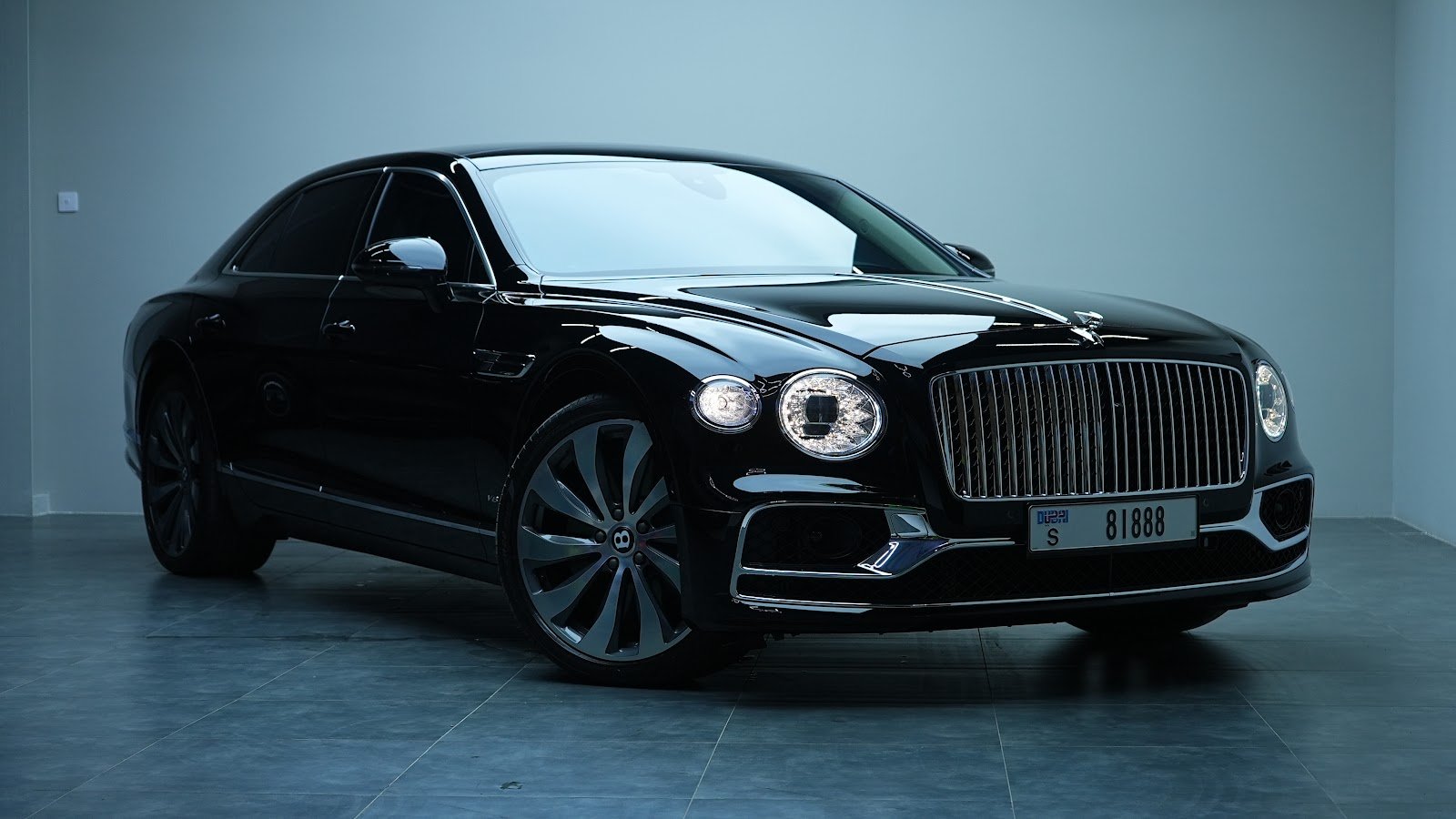 Rent Bentley Flying Spur in Dubai photo 19