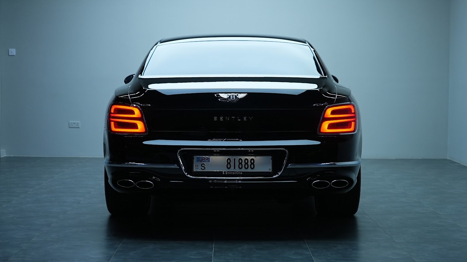 Rent Bentley Flying Spur in Dubai photo 3