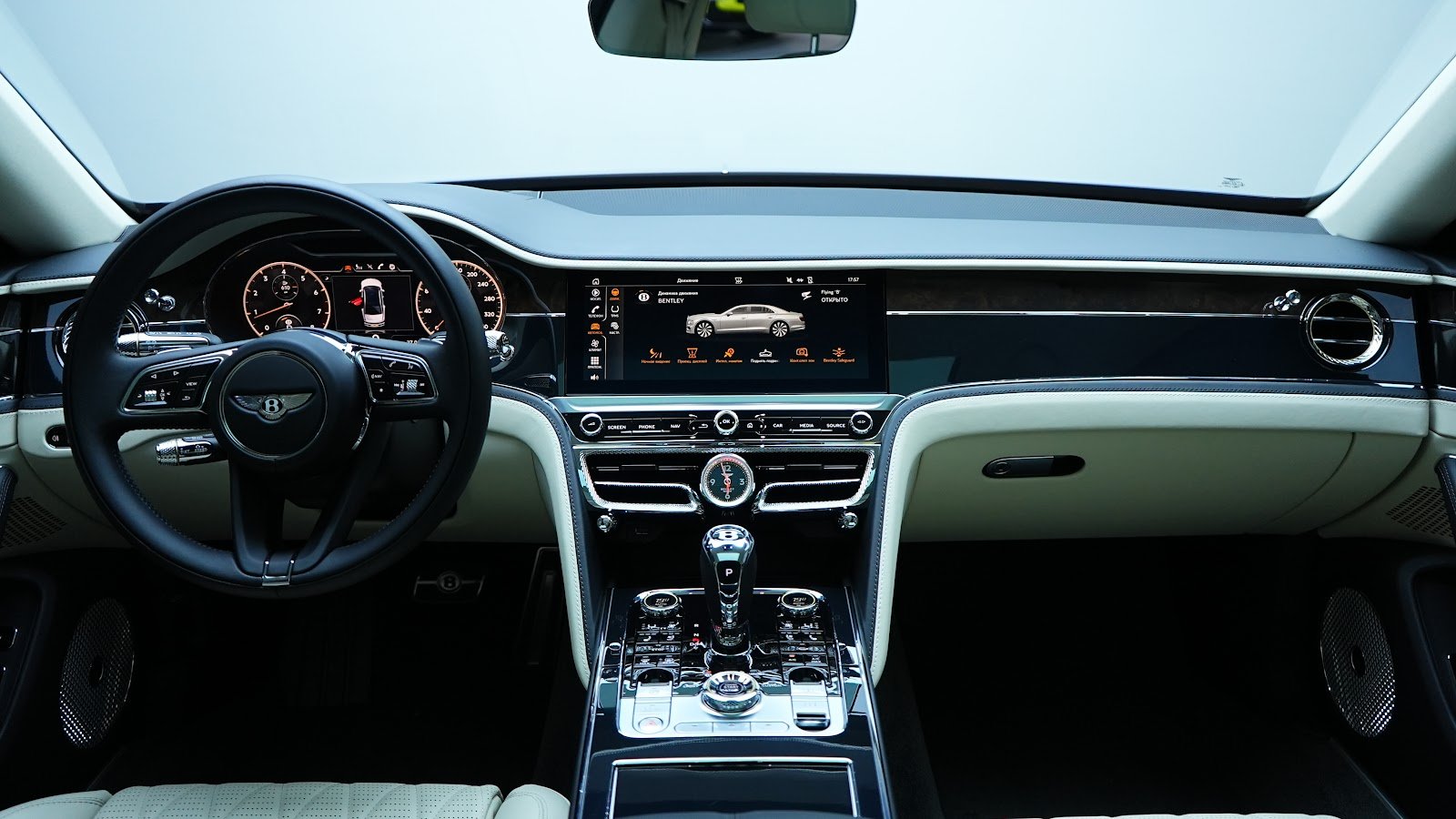 Rent Bentley Flying Spur in Dubai photo 8