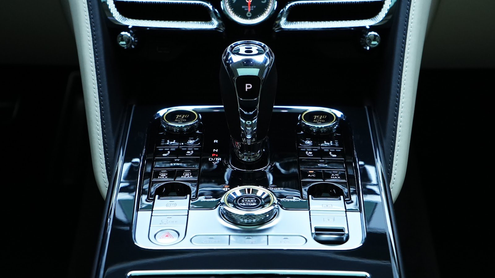 Rent Bentley Flying Spur in Dubai photo 10