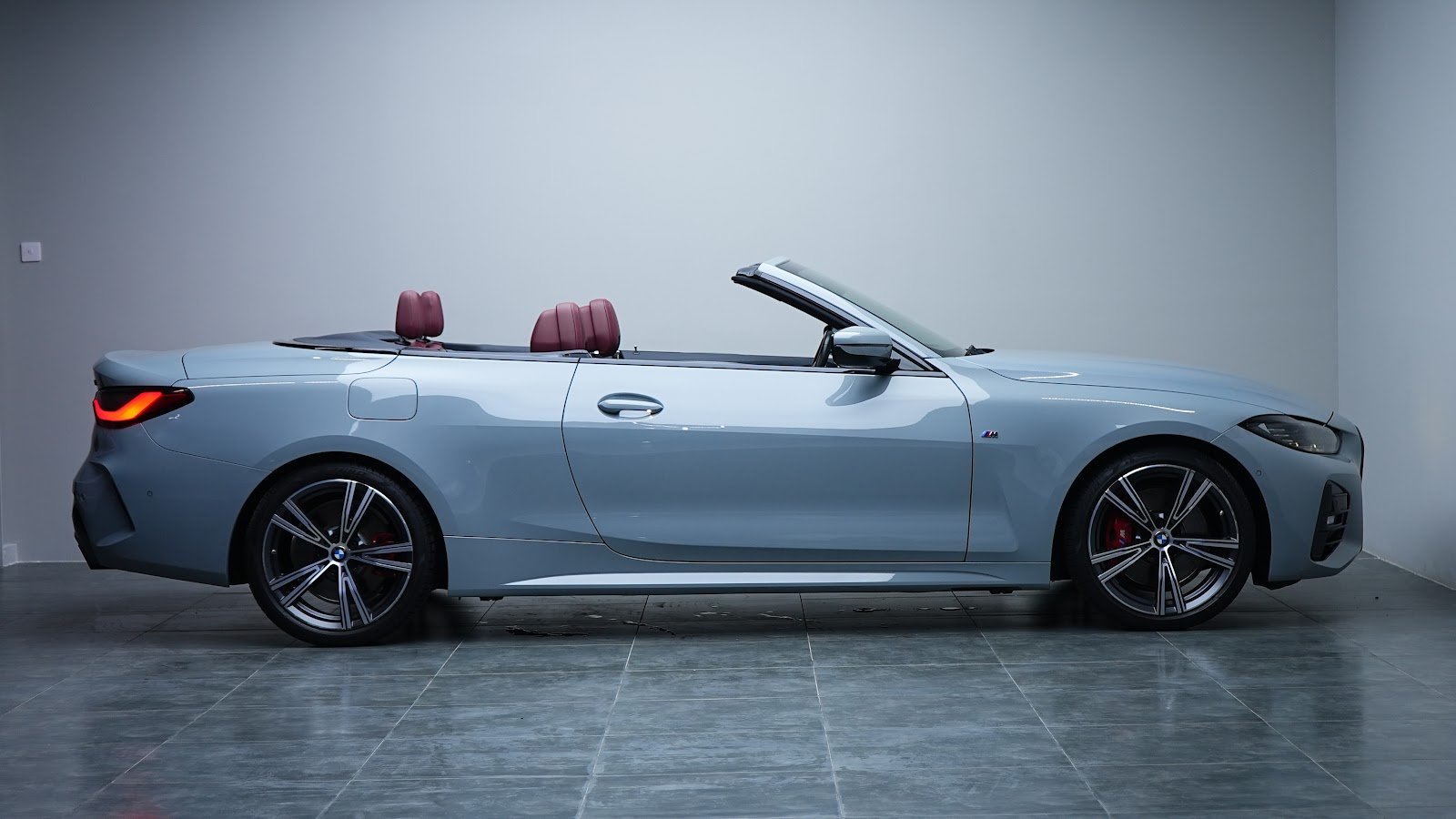 Rent BMW 430i in Dubai photo 11
