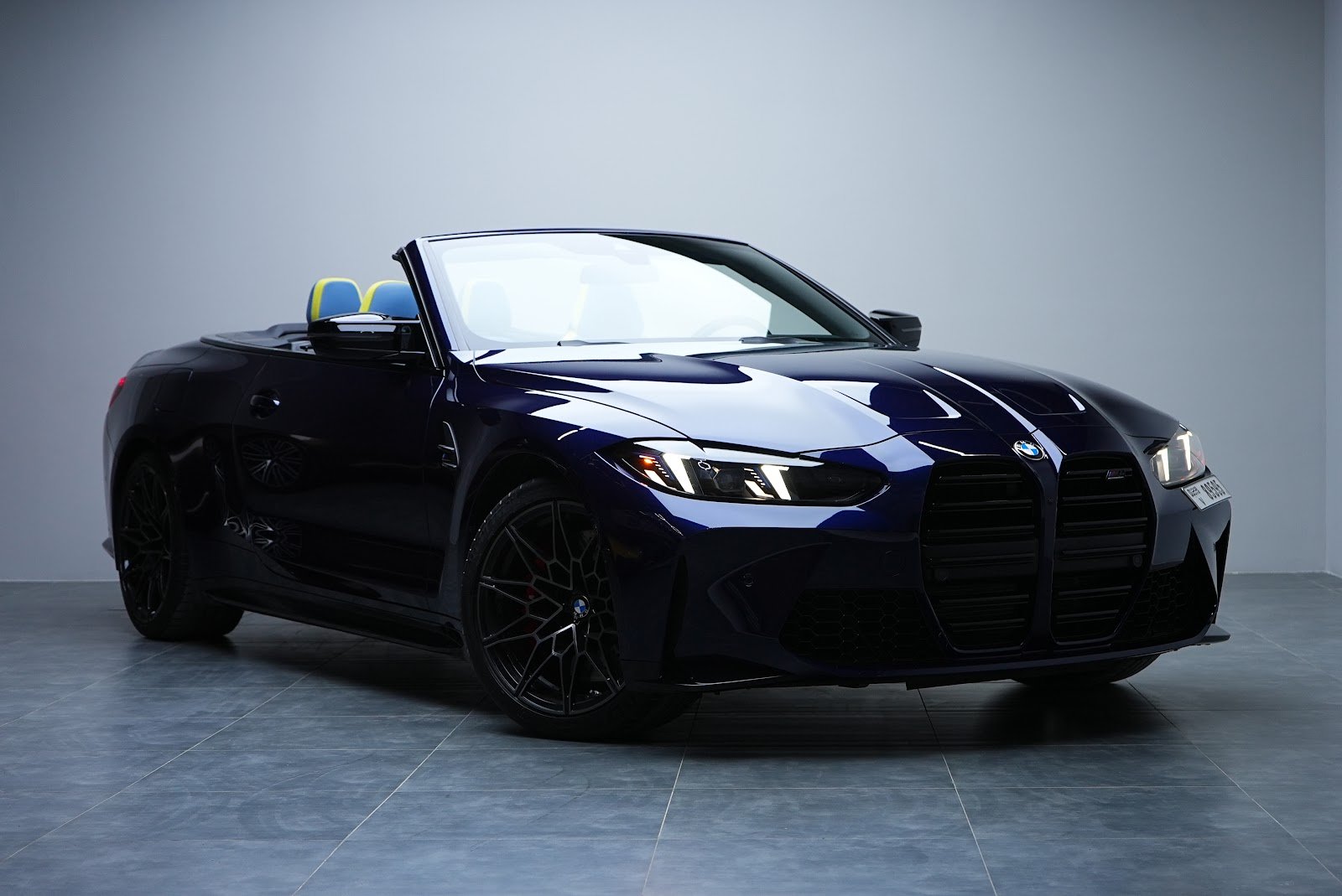 Rent BMW M4 Convertible in Dubai photo 19