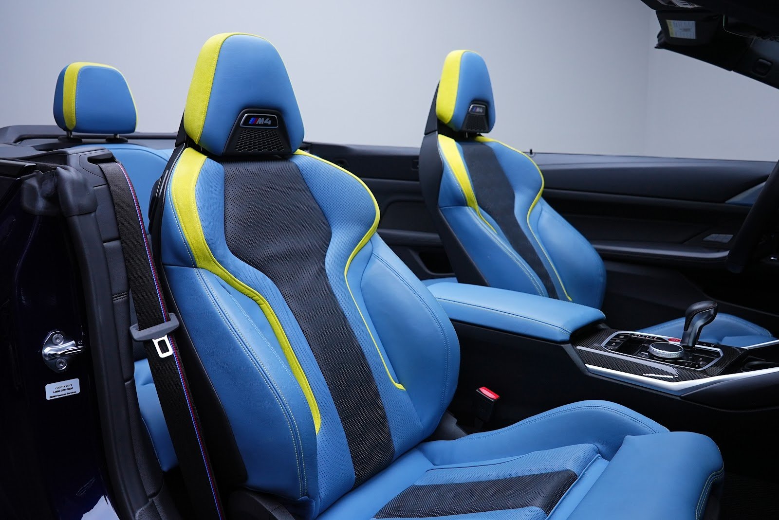Rent BMW M4 Convertible in Dubai photo 5