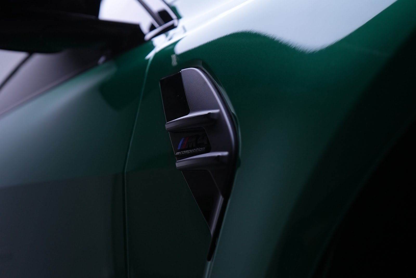 Rent BMW M4 in Dubai photo 3