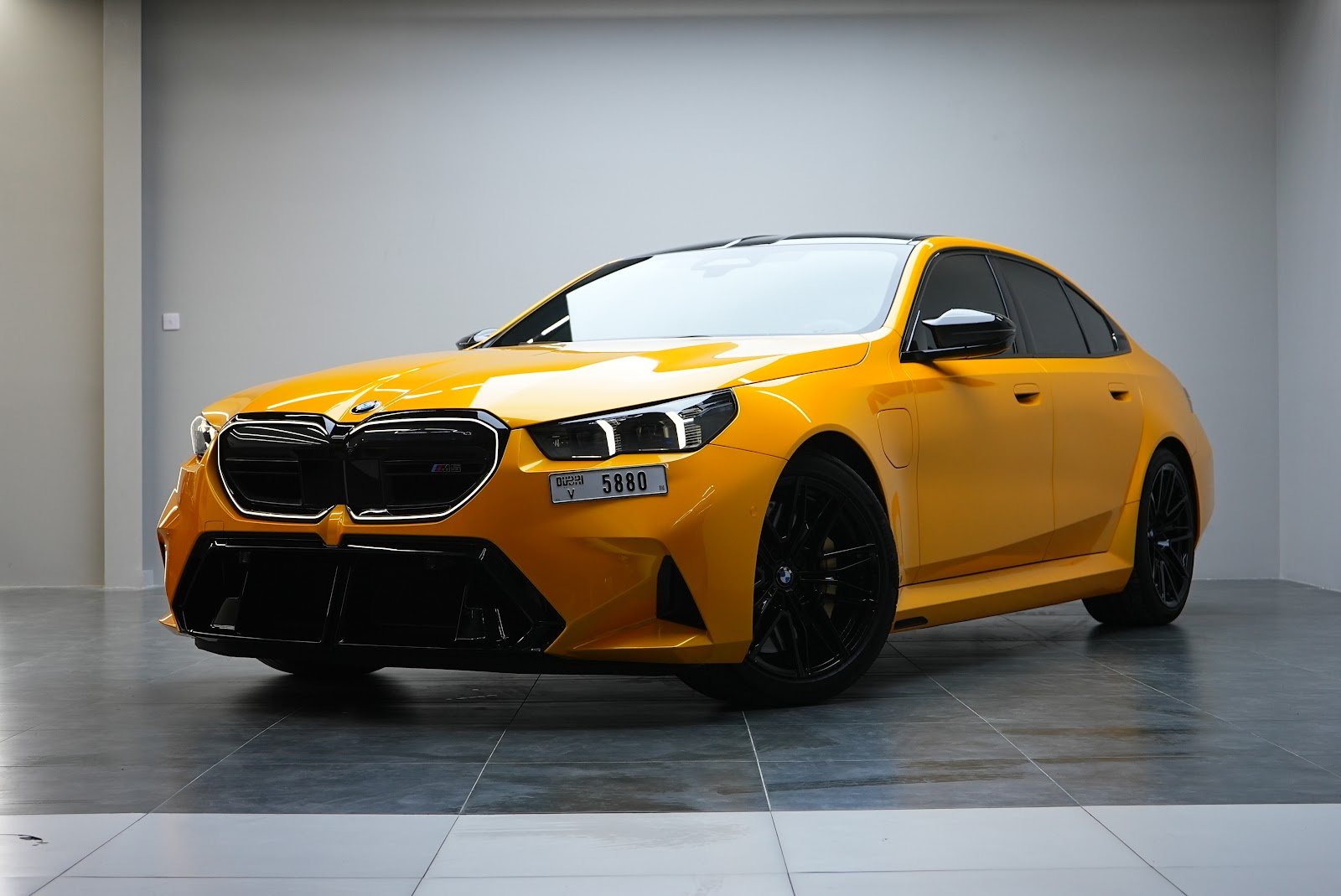 Rent BMW M5 G90 in Dubai (Yellow) photo 13