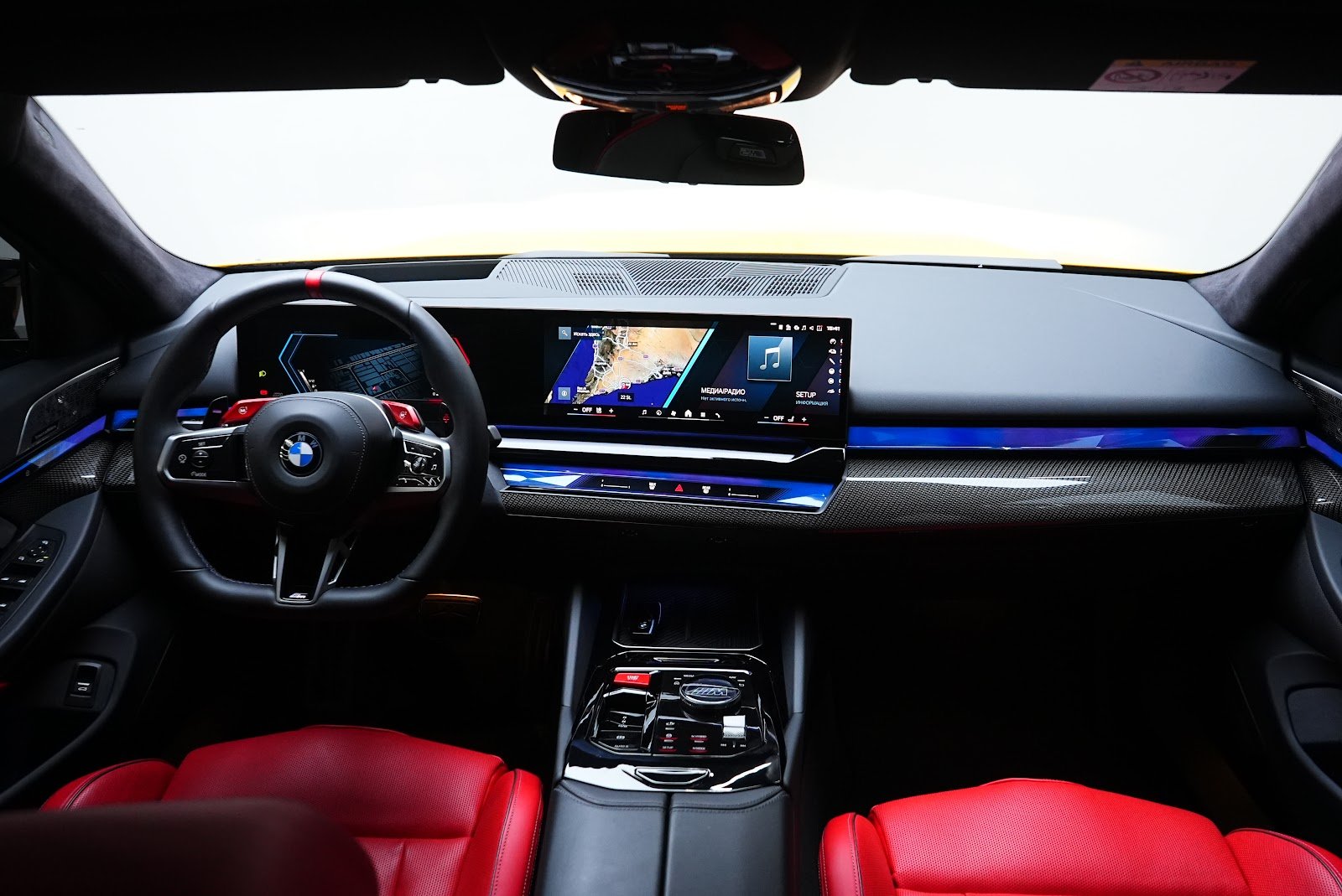 Rent BMW M5 G90 in Dubai (Yellow) photo 8