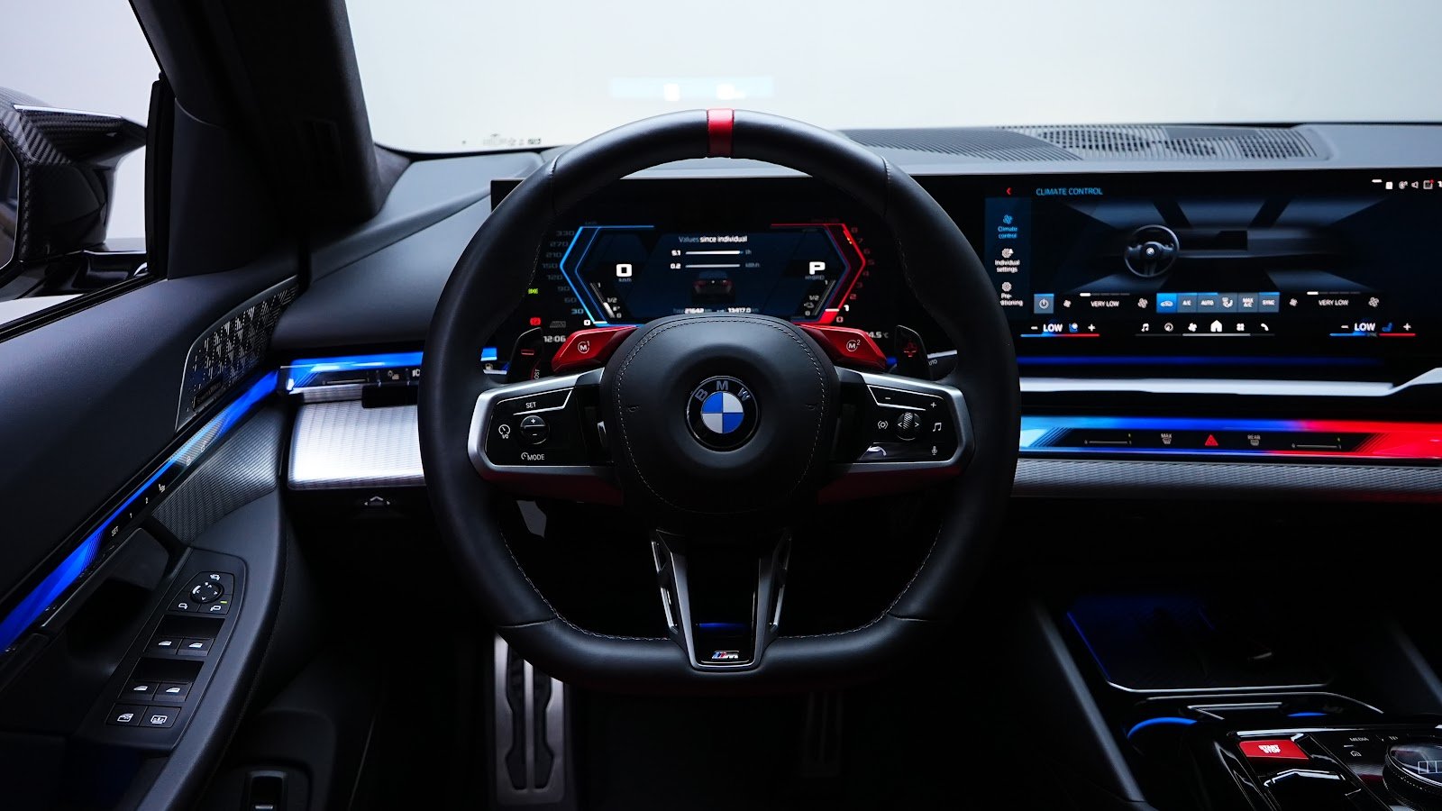 Rent BMW M5 G90 in Dubai (Black Matte) photo 13