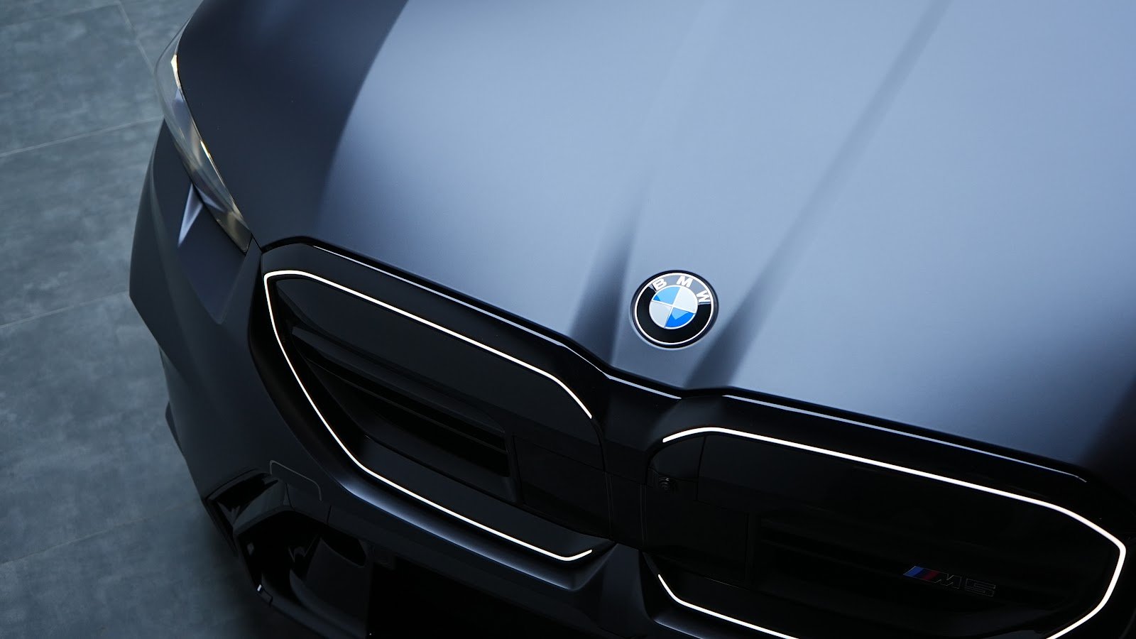 Rent BMW M5 G90 in Dubai (Black Matte) photo 19