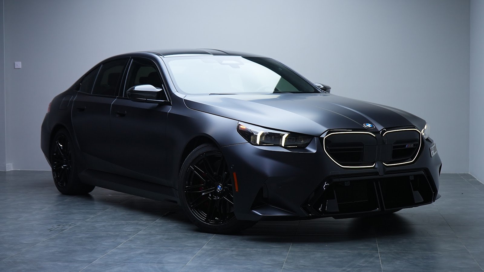 Rent BMW M5 G90 in Dubai (Black Matte) photo 22