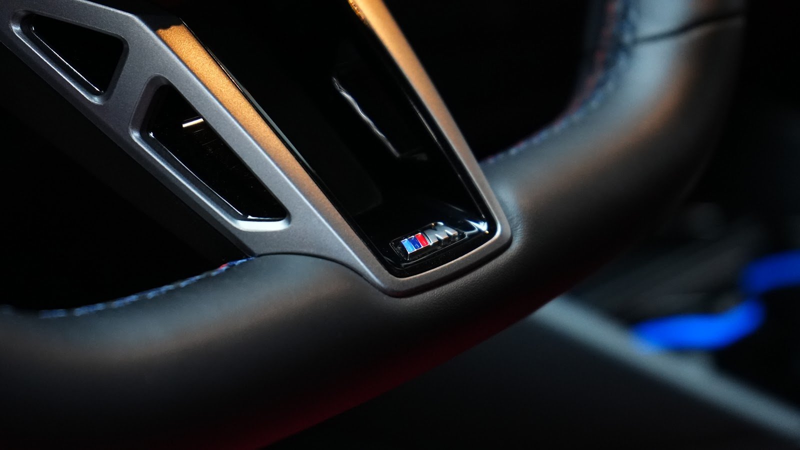 Rent BMW M5 G90 in Dubai (Black Matte) photo 7