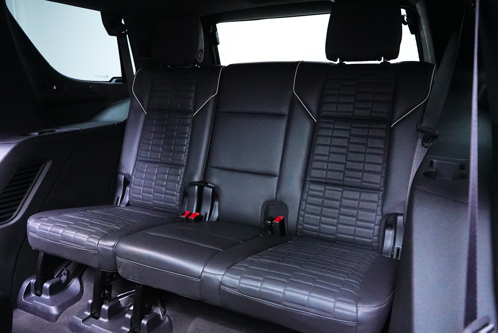 Rent Cadillac Escalade Platinum Sport in Dubai photo 14