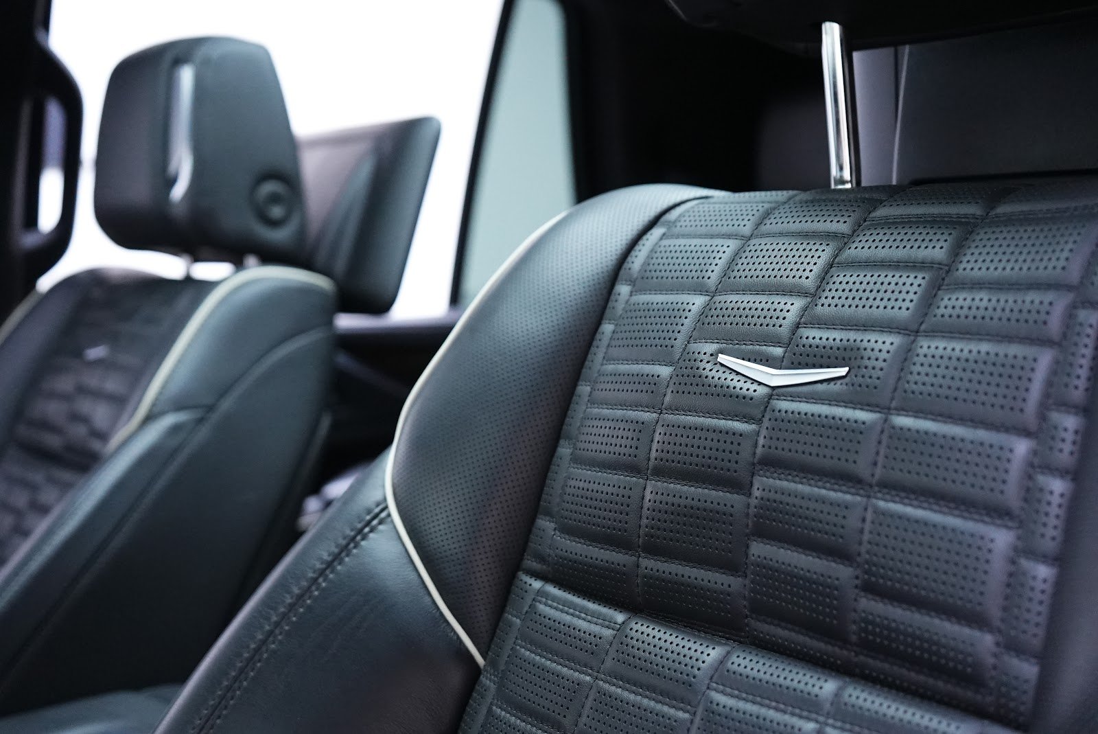 Rent Cadillac Escalade Platinum Sport in Dubai photo 7