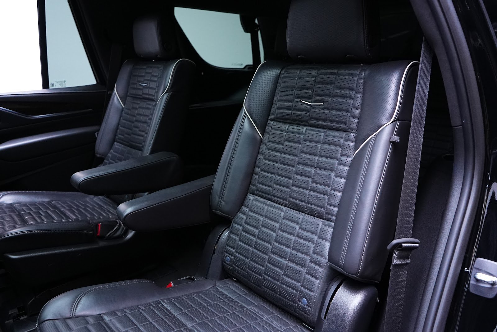 Rent Cadillac Escalade Platinum Sport in Dubai photo 8