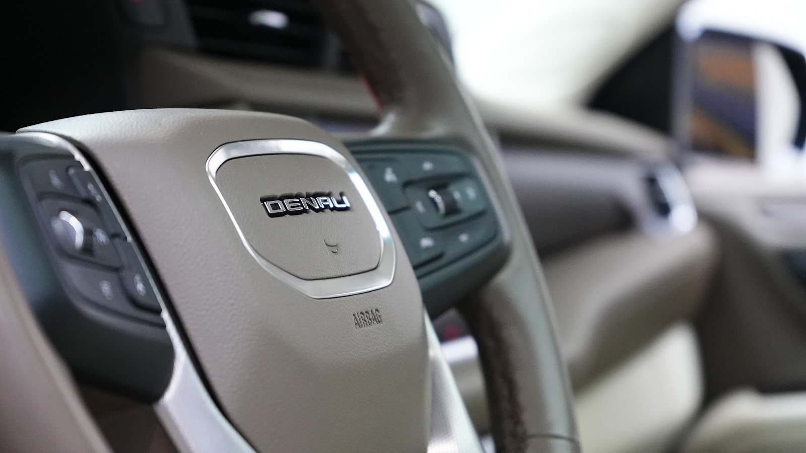 Rent GMC Yukon Denali in Dubai photo 18