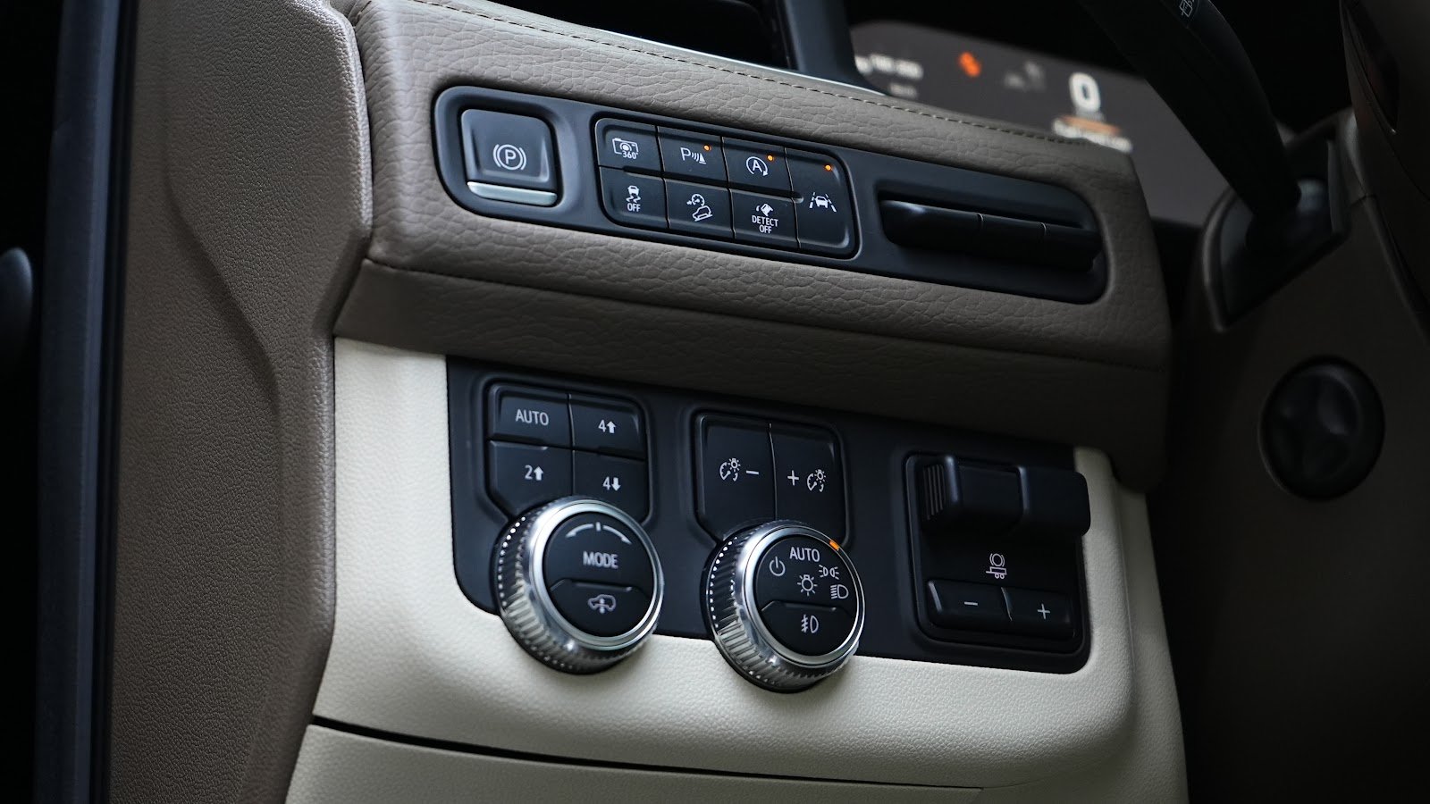 Rent GMC Yukon Denali in Dubai photo 19