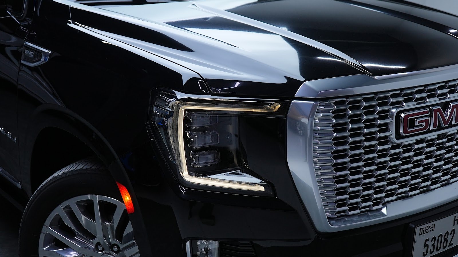 Rent GMC Yukon Denali in Dubai photo 4