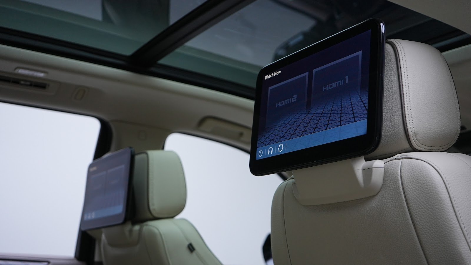 Rent GMC Yukon Denali in Dubai photo 10
