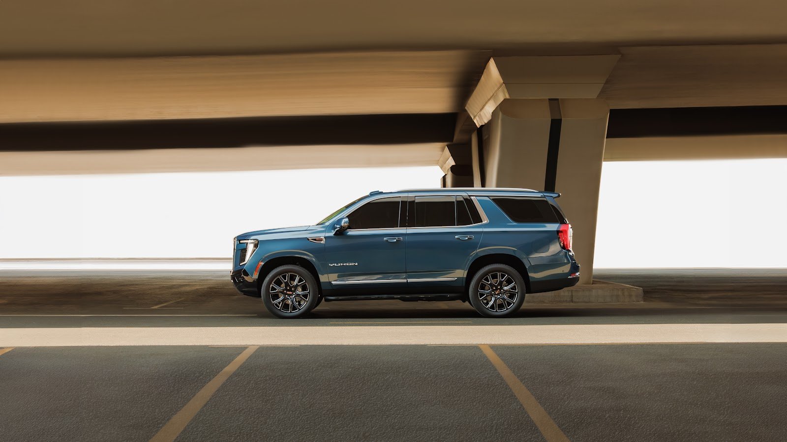 Rent 2025 GMC Yukon Denali in Dubai photo 4
