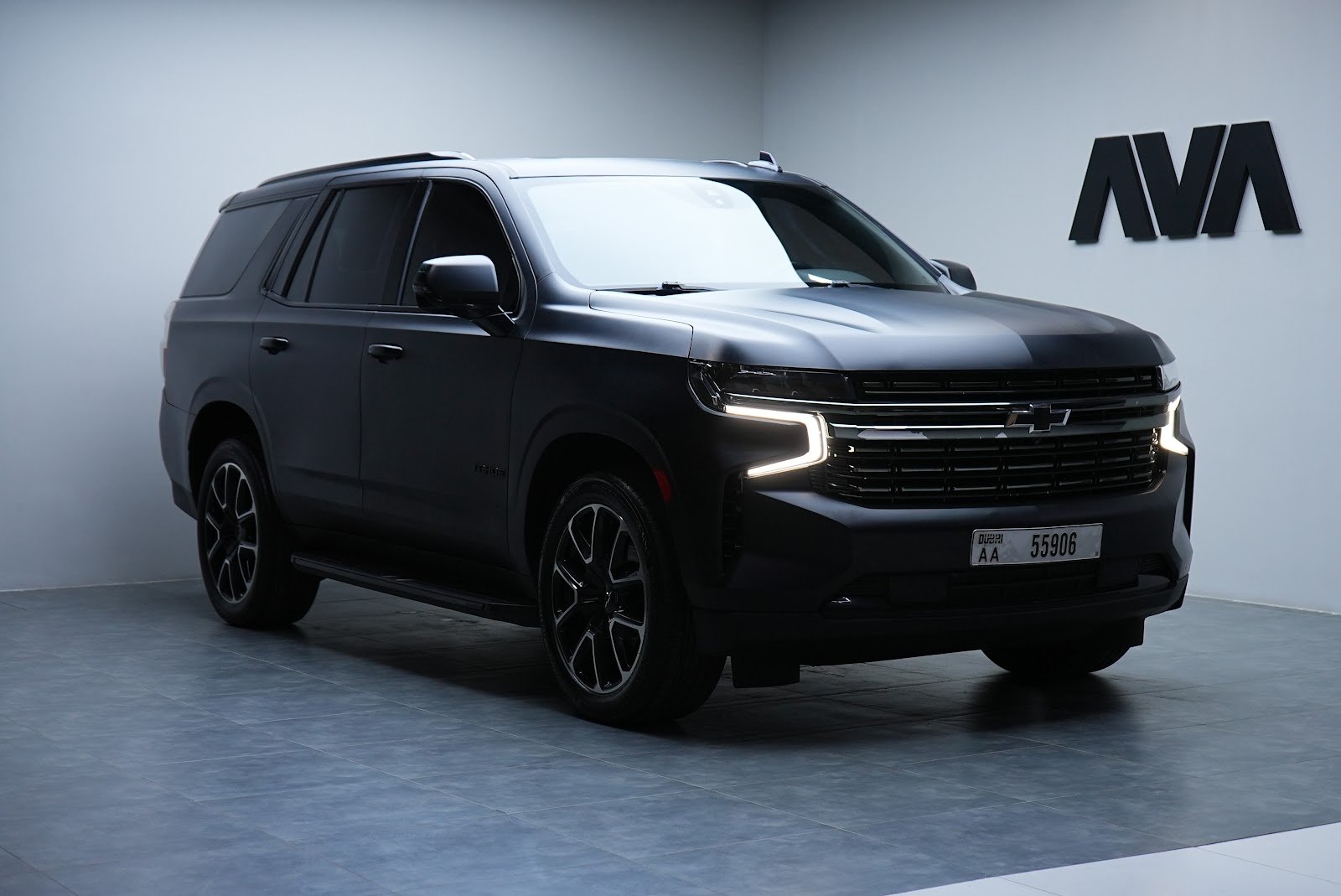Rent Chevrolet Tahoe in Dubai photo 4