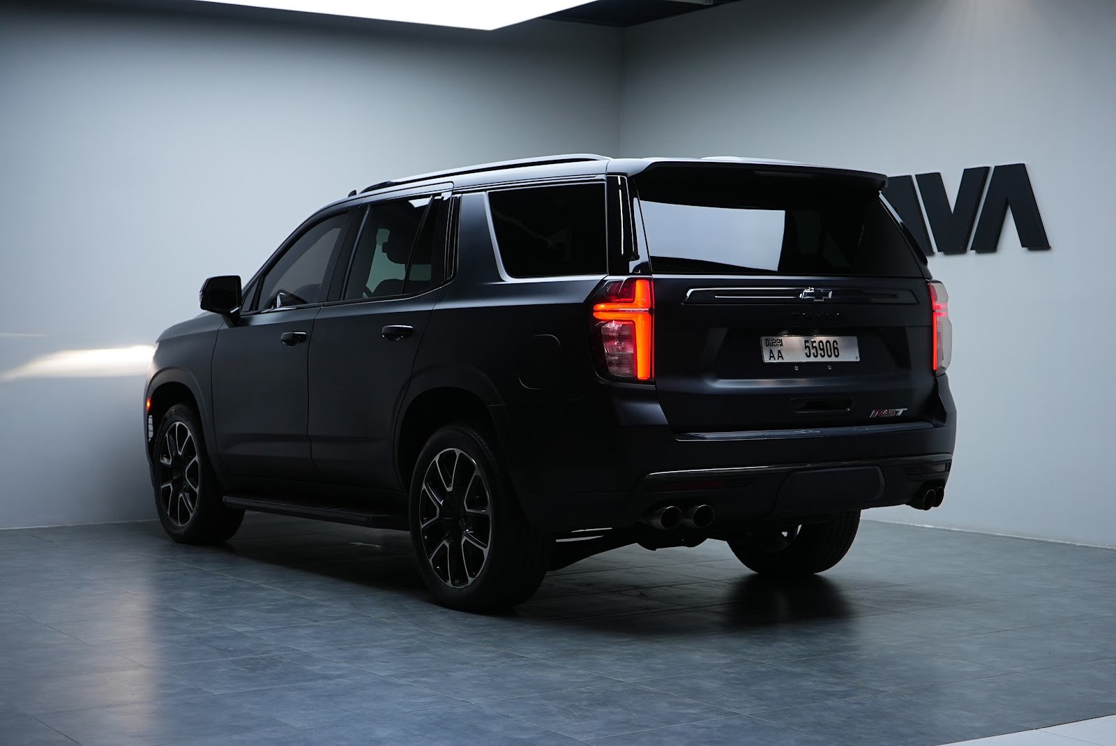 Rent Chevrolet Tahoe in Dubai photo 8
