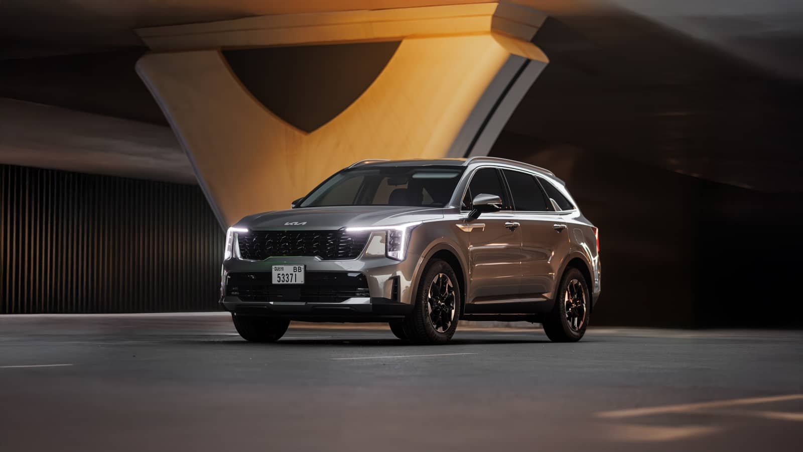 Rent Kia Sorento in Dubai (Brown) photo 3