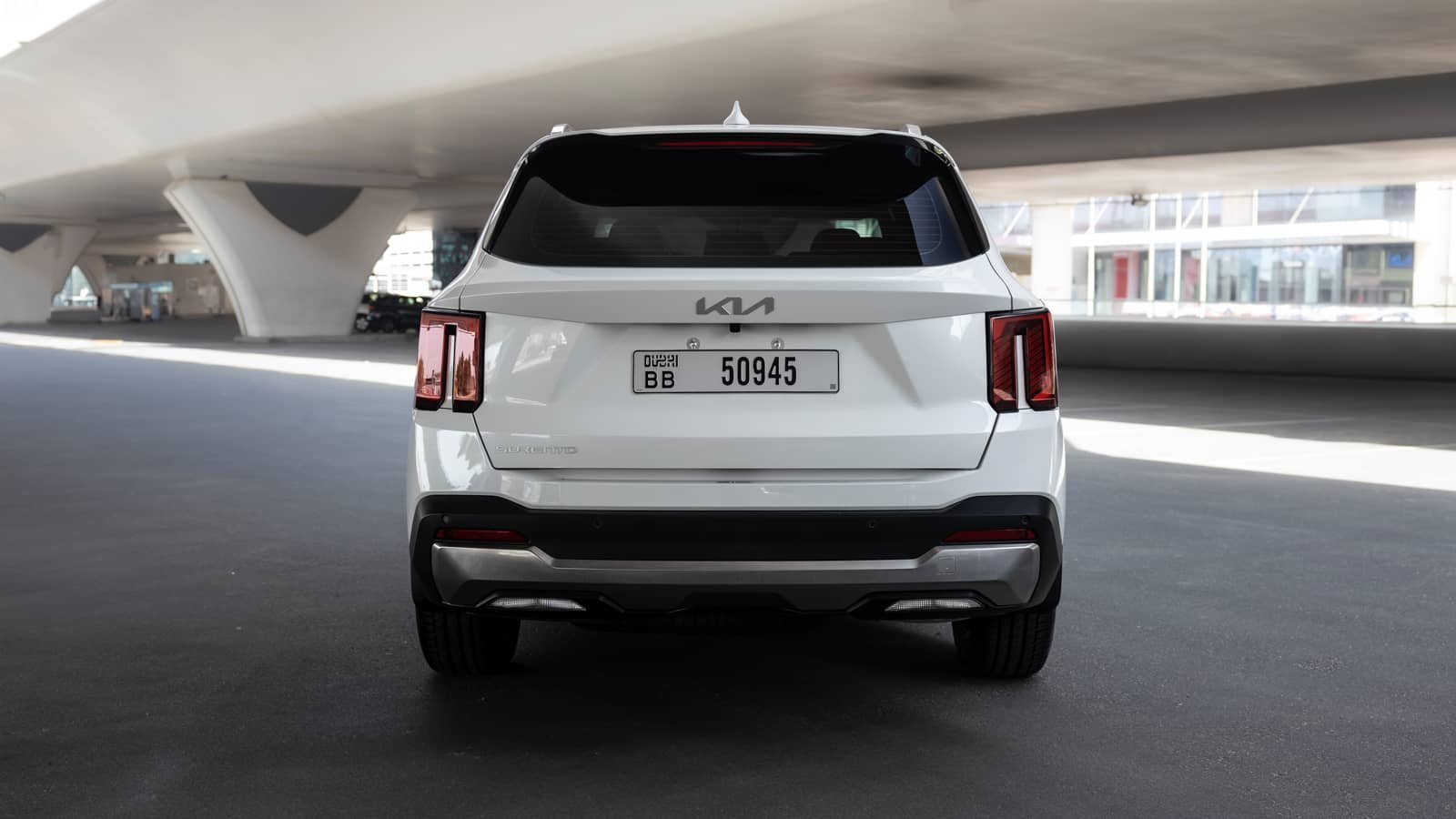 Rent Kia Sorento in Dubai (White) photo 5