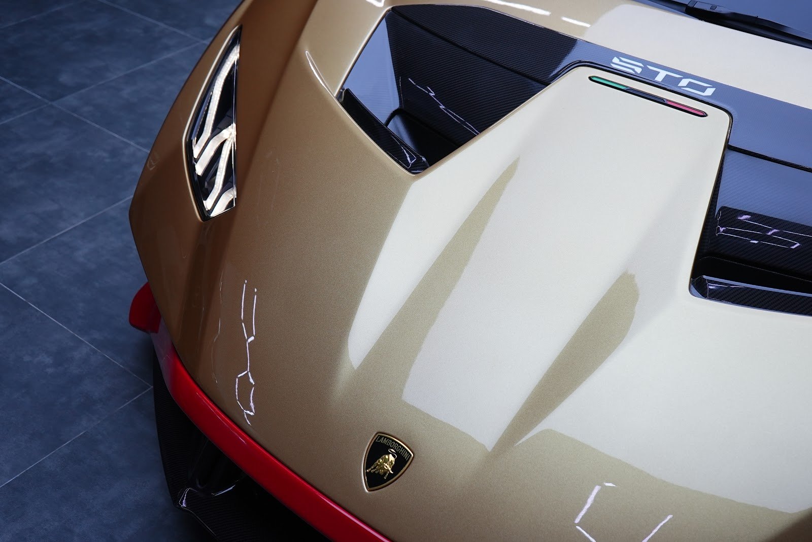Rent Lamborghini Huracan STO in Dubai photo 3