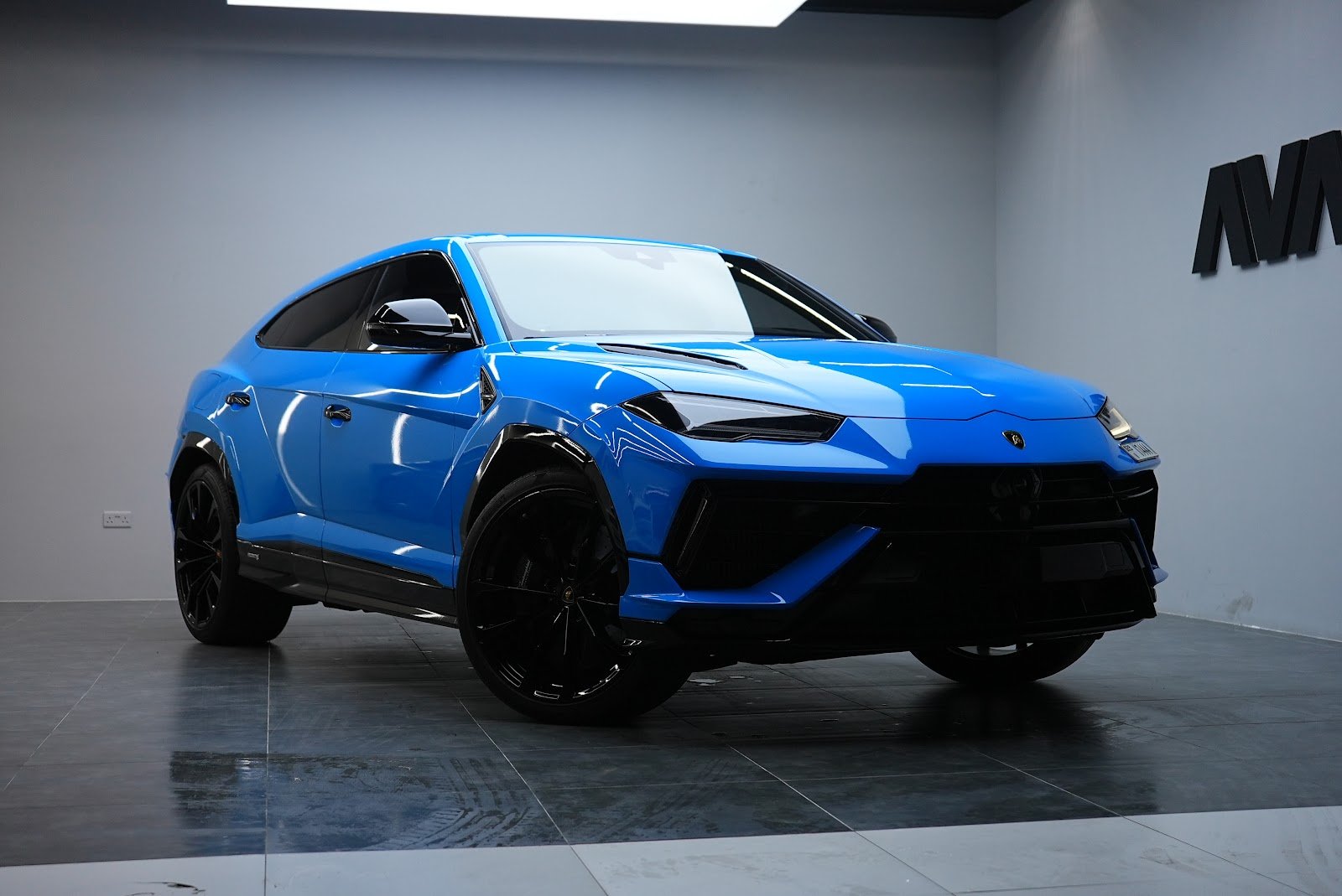 Rent Lamborghini Urus S in Dubai photo 3