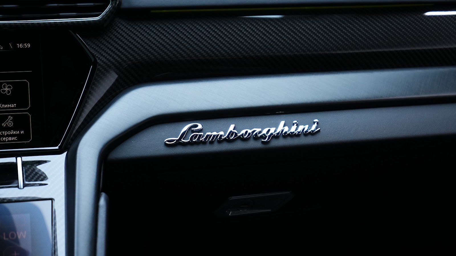 Rent Lamborghini Urus Mansory in Dubai (Black) photo 14