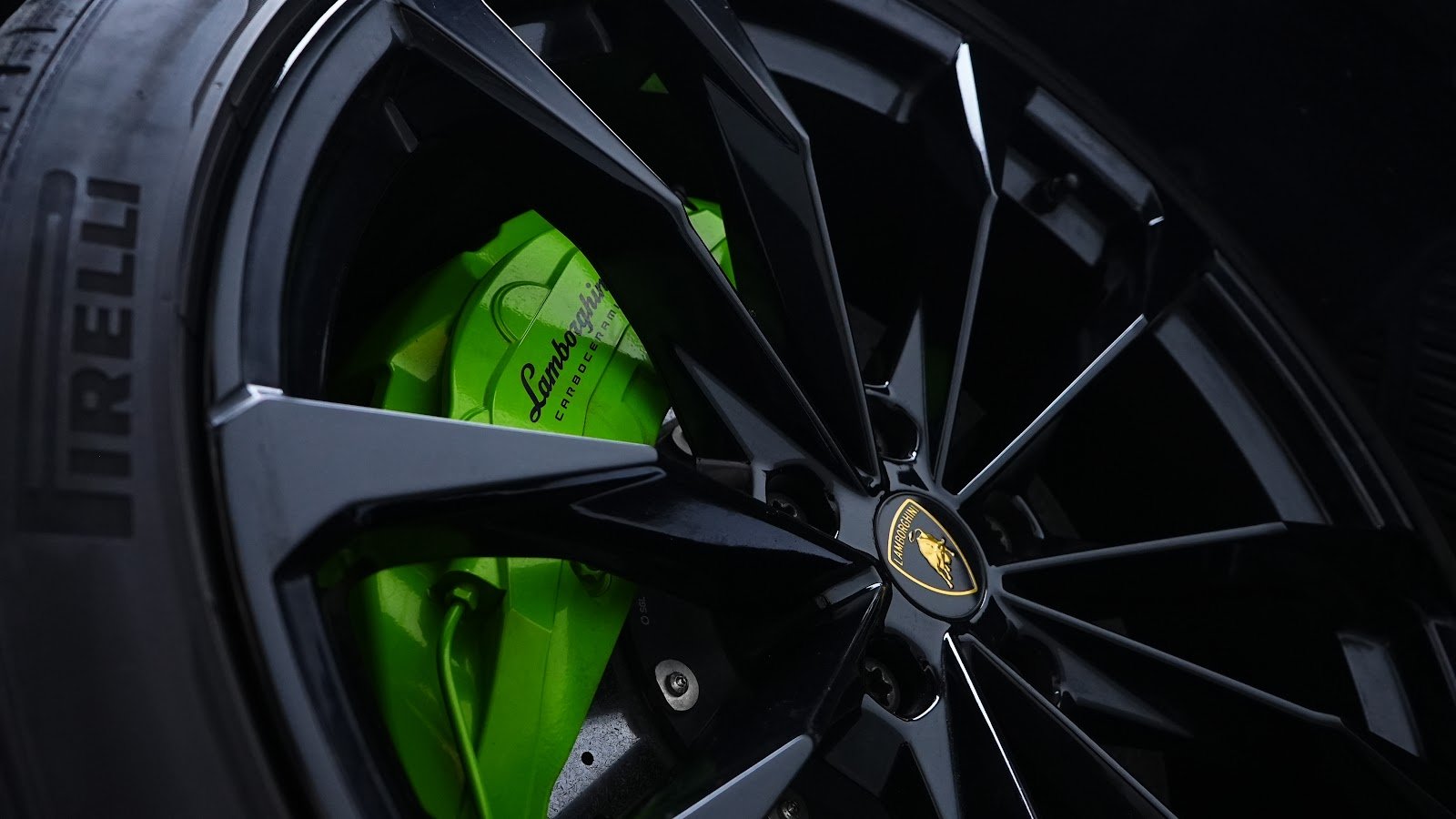 Rent Lamborghini Urus Mansory in Dubai (Black) photo 18