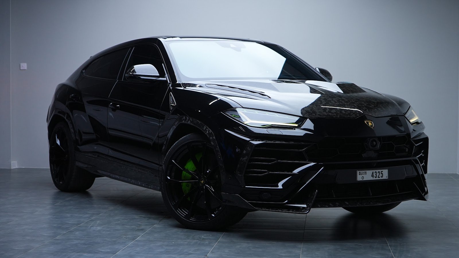 Rent Lamborghini Urus Mansory in Dubai (Black) photo 19