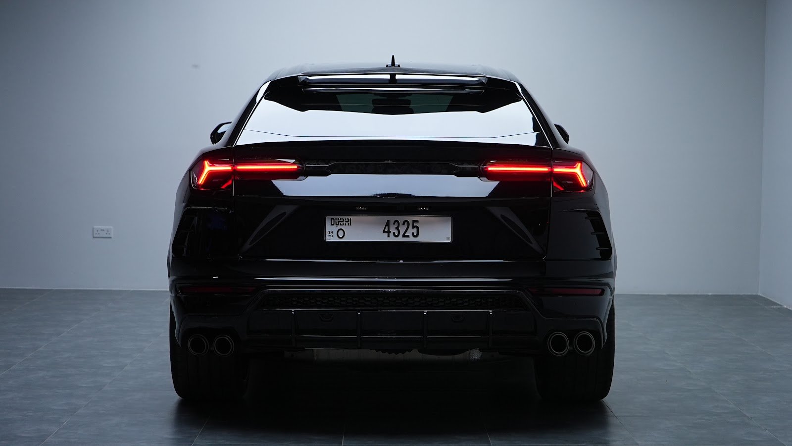 Rent Lamborghini Urus Mansory in Dubai (Black) photo 4